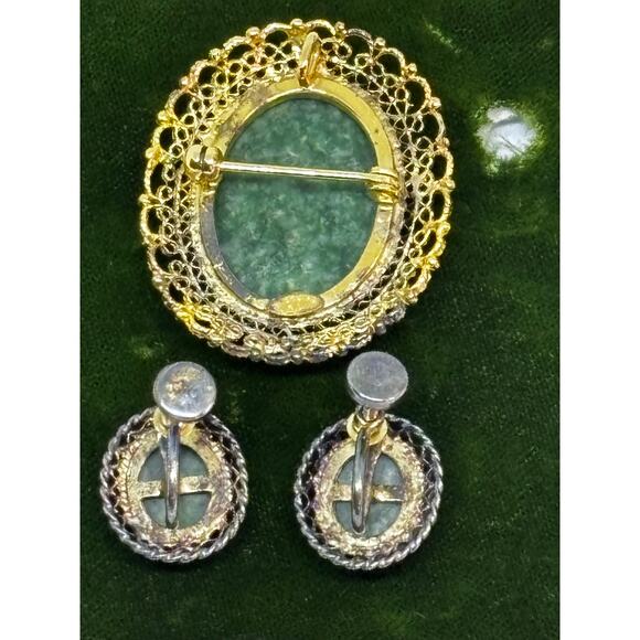 Sterling Signed K.L. Karen Lynne Celadon Jade Stone Filigree Brooch/Earring Set - Picture 6 of 10